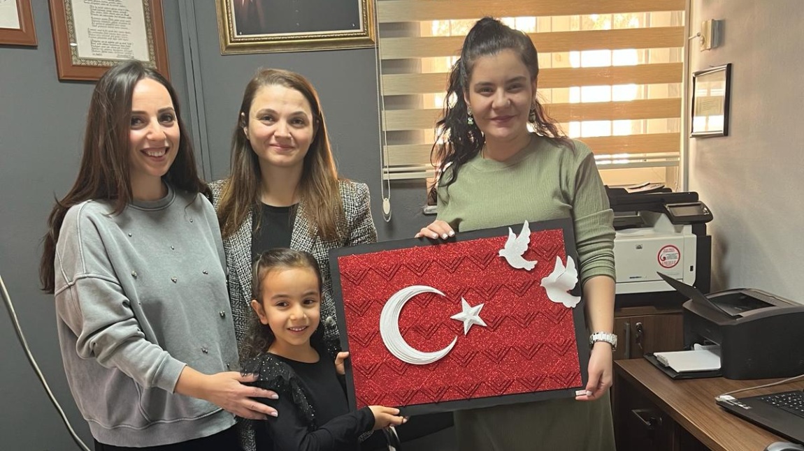 Türk Bayrağı Tasarım Yarışmamızın Şampiyonu